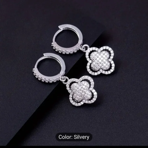 925 Sterling Silver Clover Dangle Earrings - Picture 3 of 6
